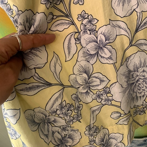 ST. JOHN’S BAY Floral Top - Picture 12 of 12